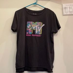 L MTV graphic tee